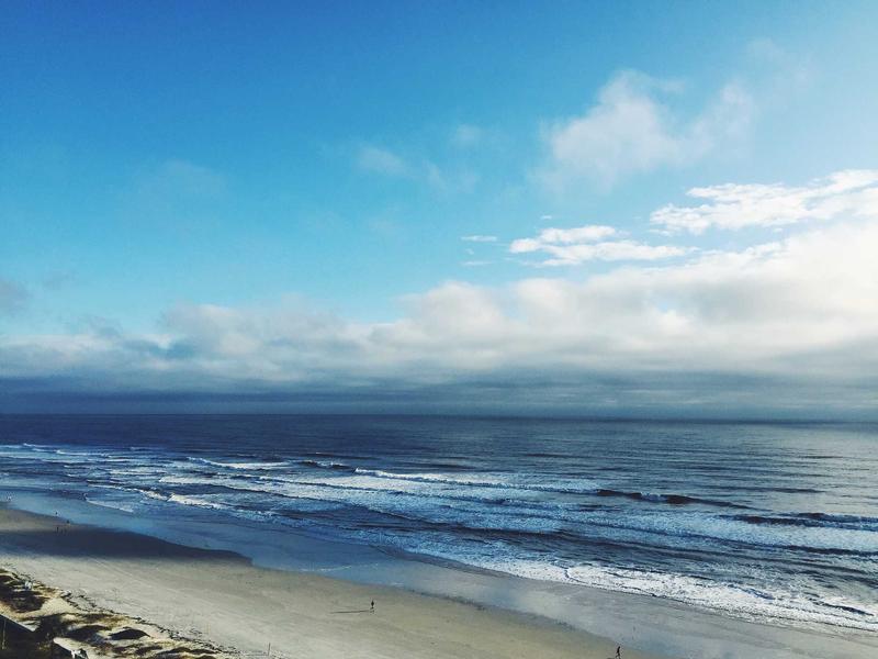 荒野电台<br>户外生存与轨迹共享平台